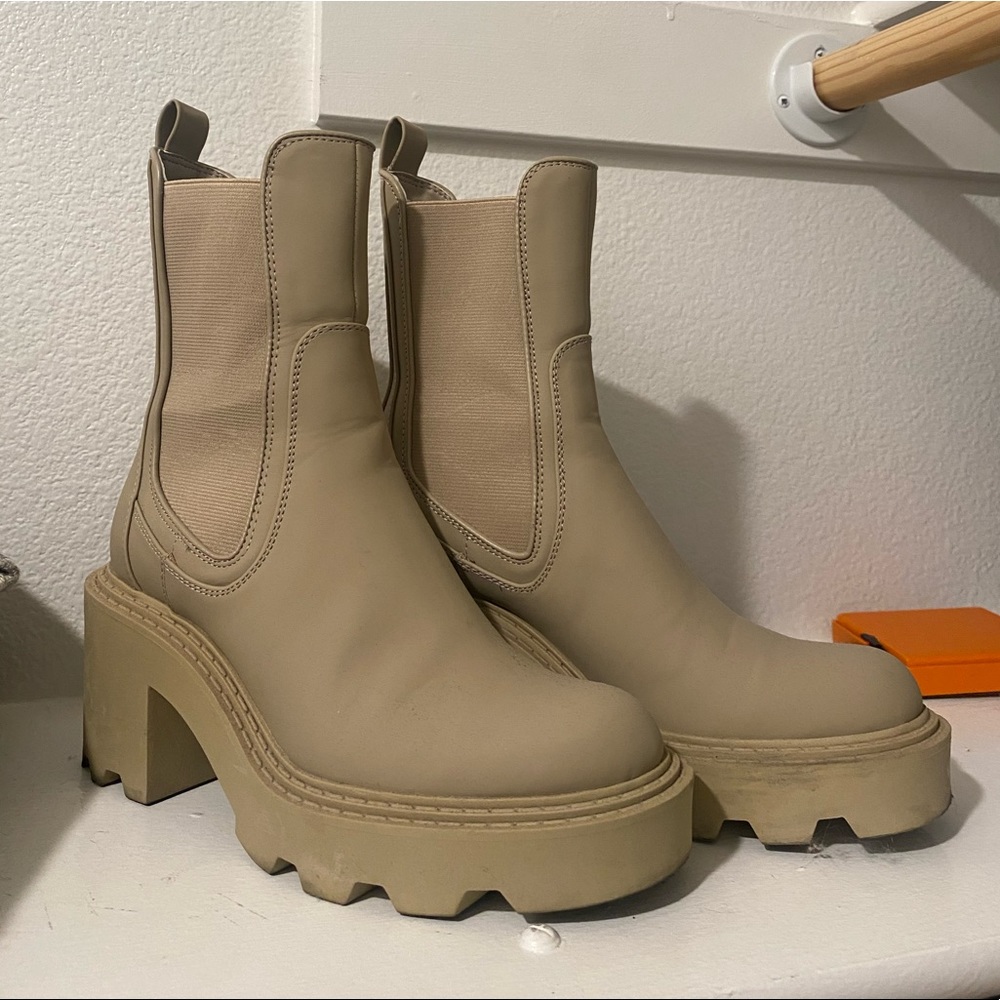 Sand Heeled Ankle Boot (Zara)